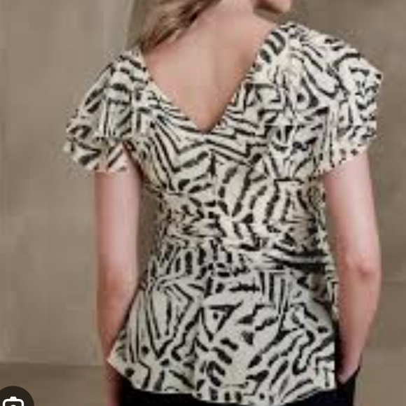 BANANA REPUBLIC Ruffle Sleeve Abstract Zebra Print Blouse. Ivory/black. 4 NWT - Picture 4 of 15
